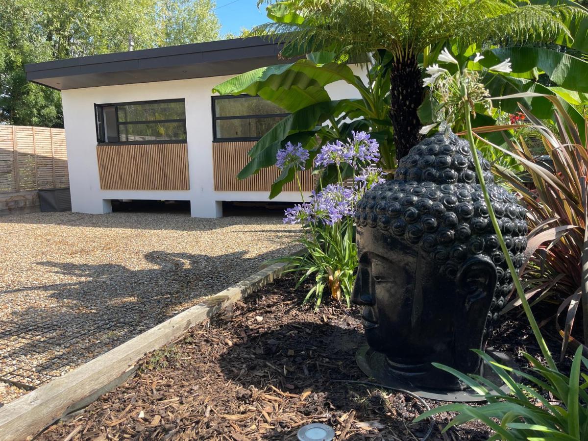 River Guest House With Jacuzzi Fire And Boat Hire Staines-upon-Thames Eksteriør bilde