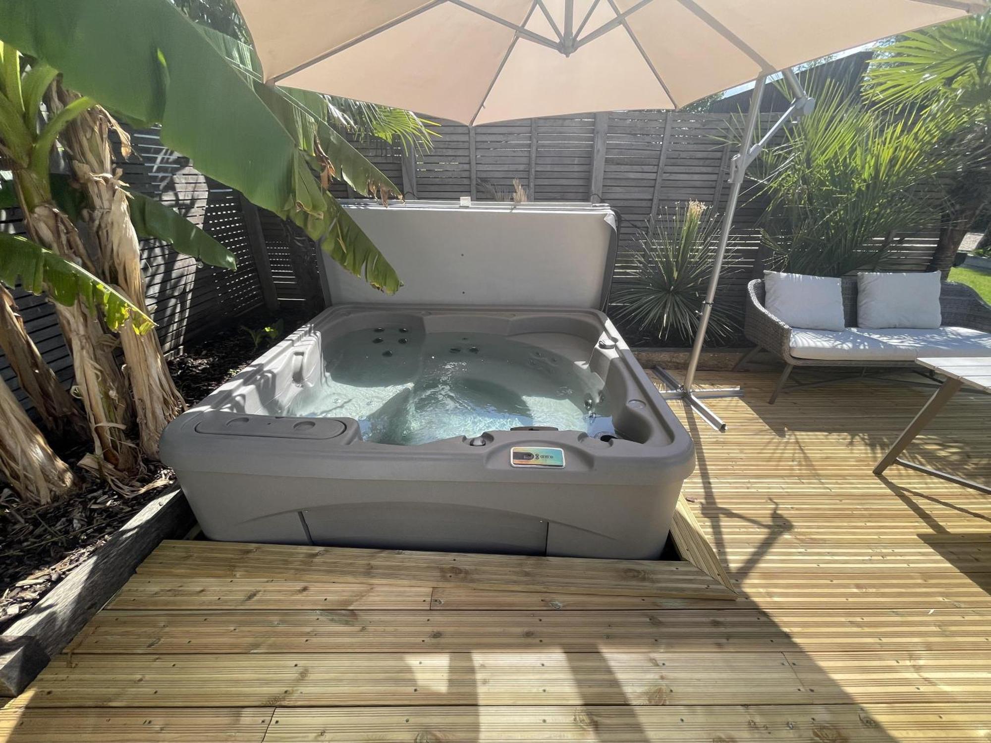 River Guest House With Jacuzzi Fire And Boat Hire Staines-upon-Thames Eksteriør bilde